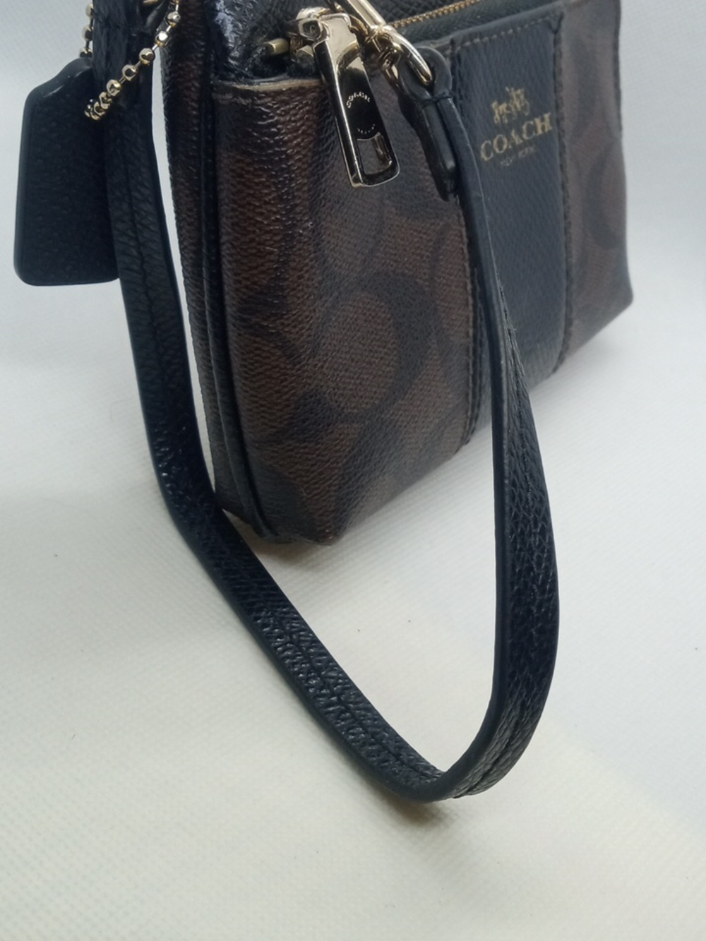 COACH SIGNATURE WRISTLET - Picture 4 of 12